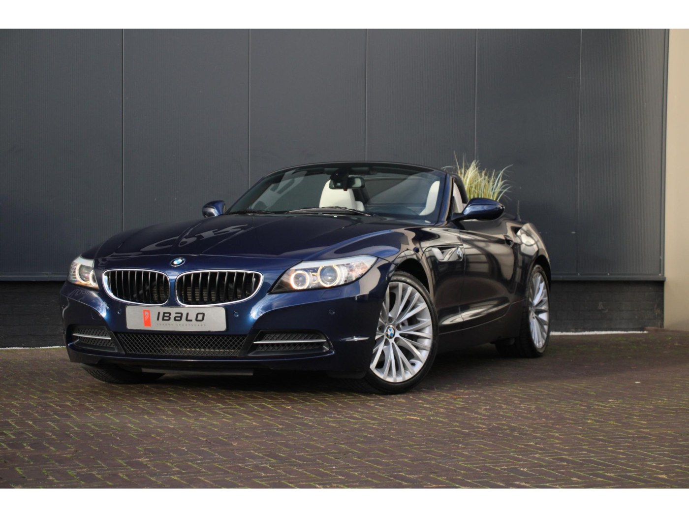 BMW Z4 Roadster sDrive23i | 6-cilinder 204pk | Design Pure White | Zeer luxe | — foto 6 van 33