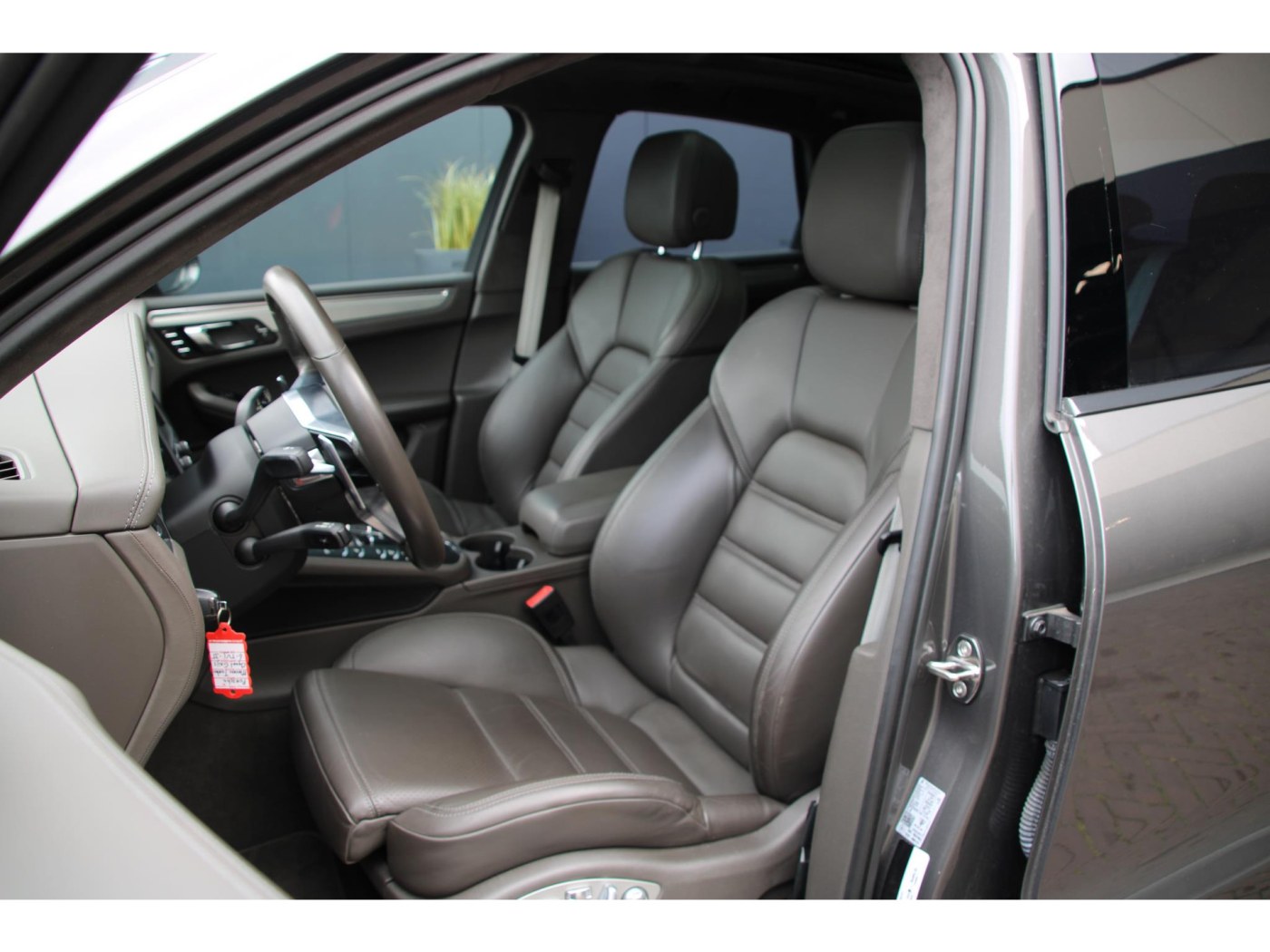 Porsche Macan 3.6 Turbo | 400pk | NL-auto | Trekhaak | ACC | — foto 3 van 41