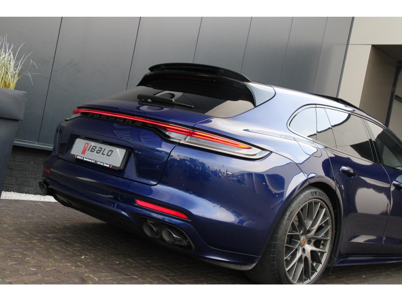 Porsche Panamera ST 4S E-Hybrid | PDCC | Achteras sturing | 560pk | — foto 17 van 59
