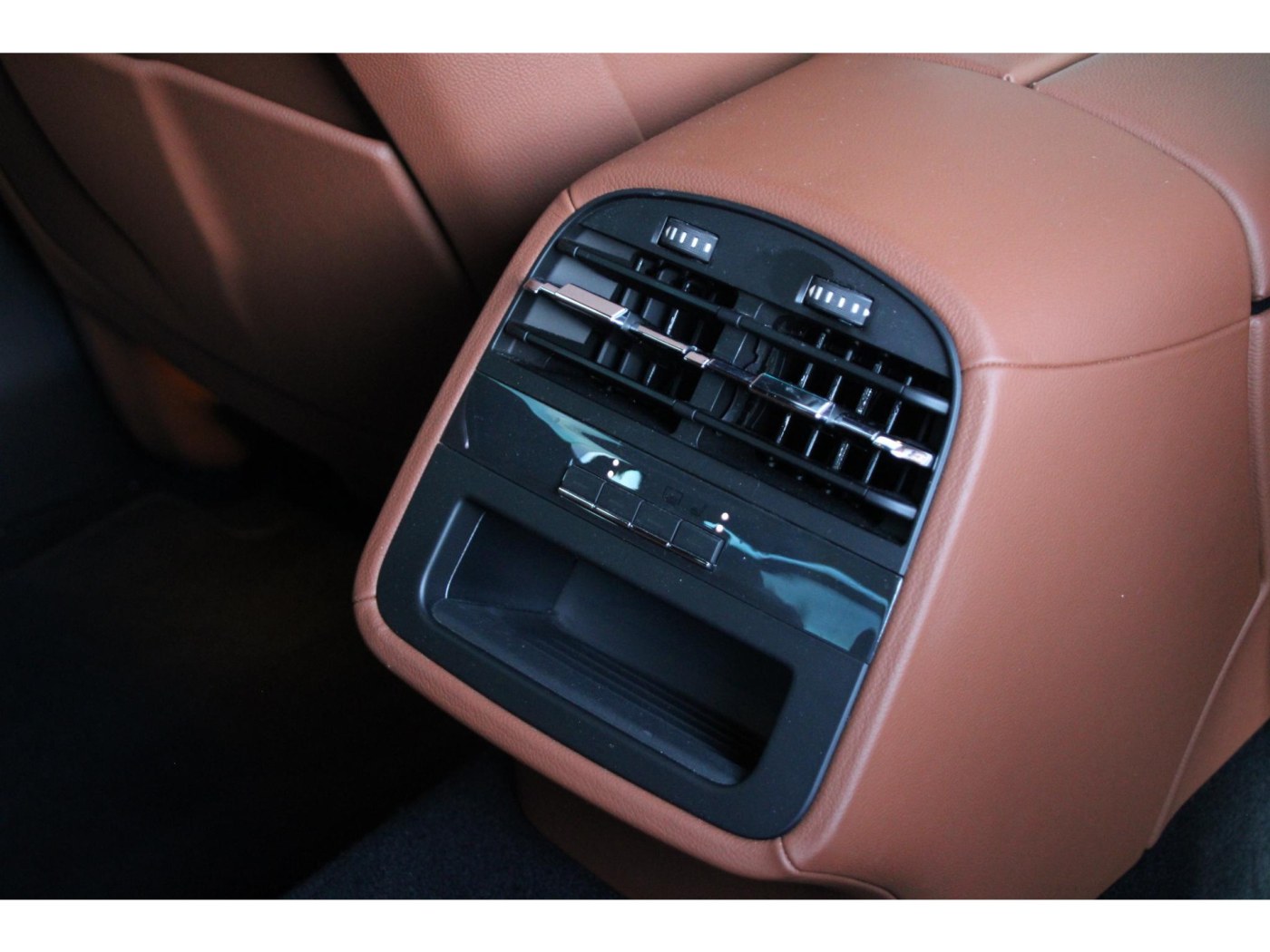 Maserati Quattroporte 3.8 V8 GTS | 530pk |  BTW | Schuifdak | B&W Audio | — foto 31 van 42