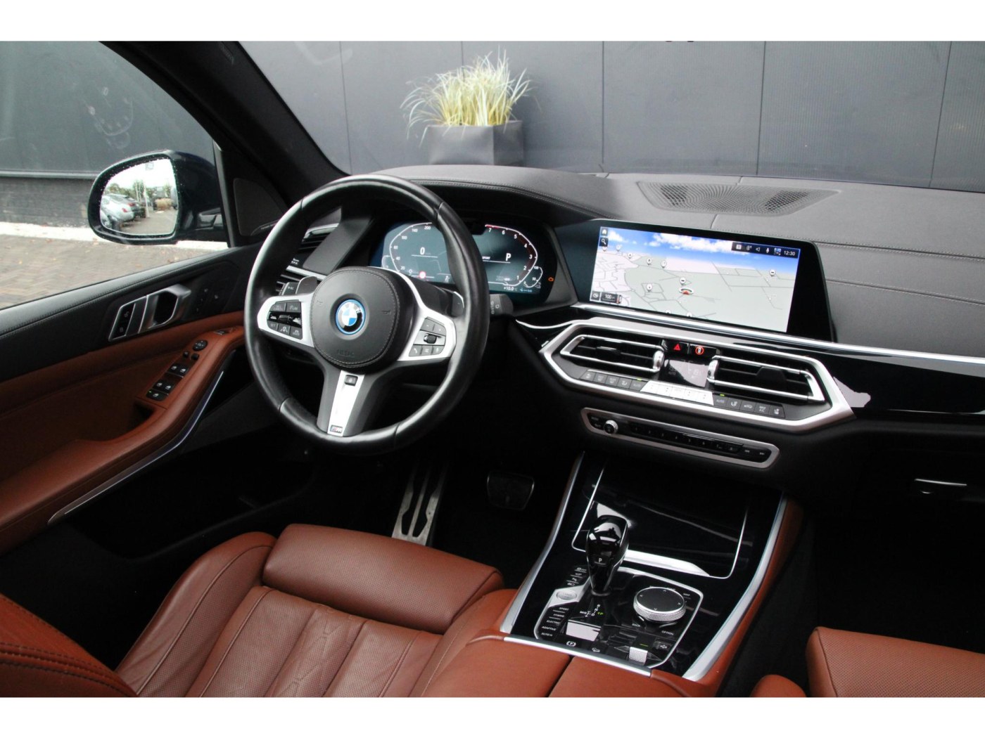 BMW X5 xDrive45e M-Sport Individual | Trekhaak | HK Audio | — foto 3 van 51