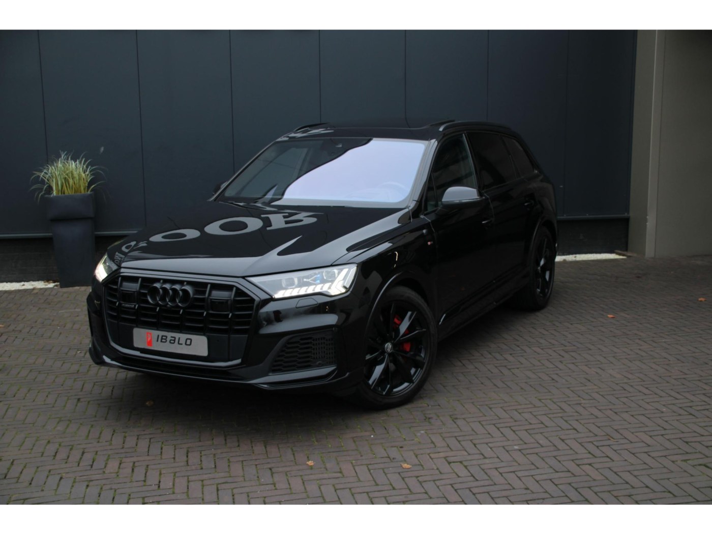 Audi Q7 60 TFSIe Competition | 456pk | S-Stoelen | Trekhaak | BOSE | — foto 25 van 45