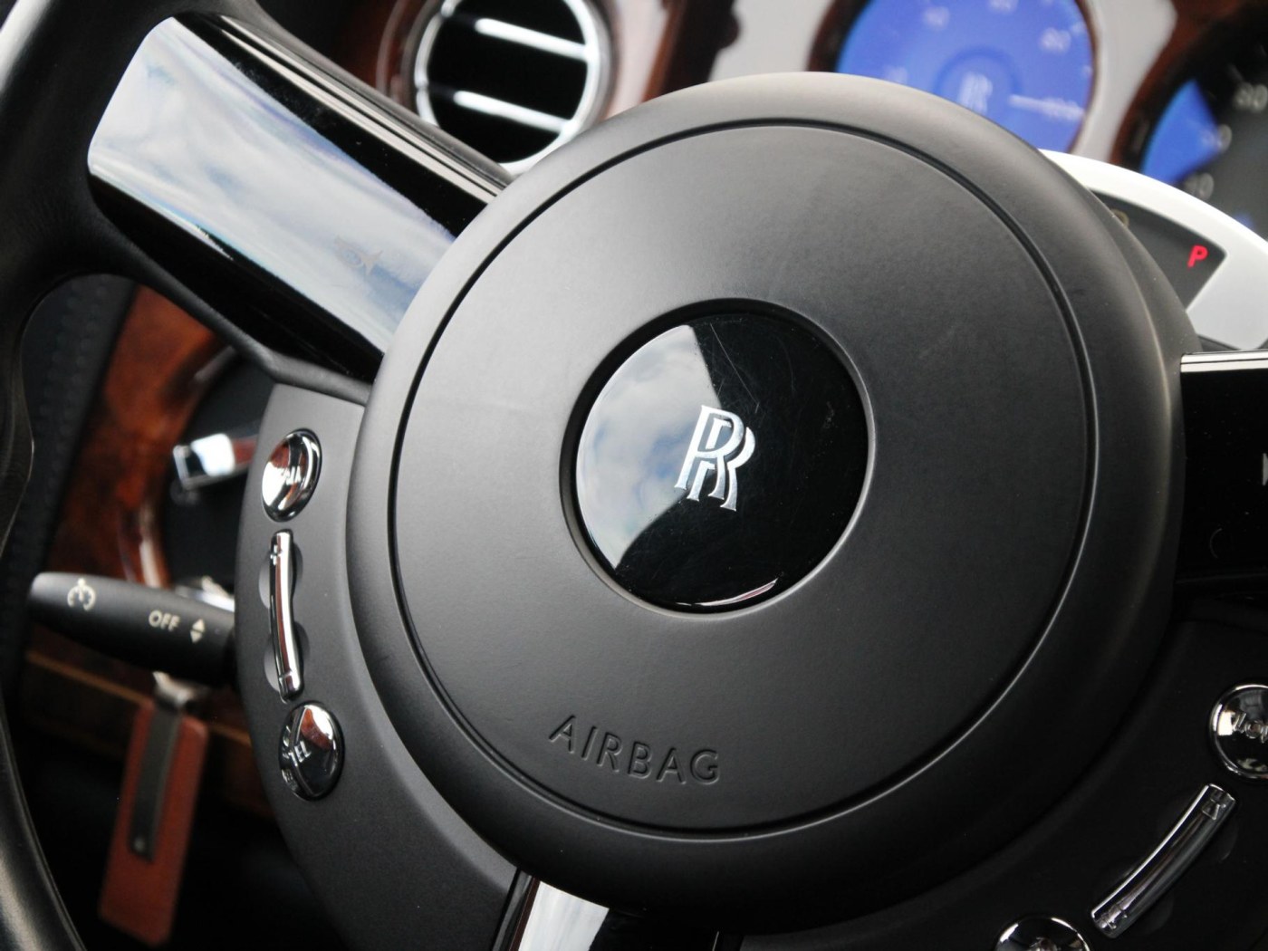 Rolls-Royce Phantom VII 6.75 EWB | Power Close Doors | — foto 76 van 102