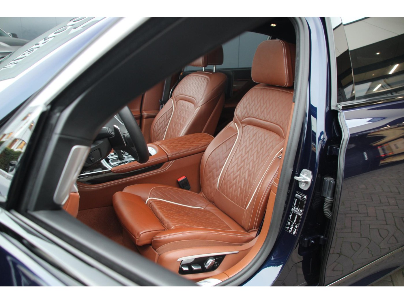 BMW 7-serie M760Li xDrive | NP € 289.972,-  | M Drivers Package | Dealer auto | — foto 4 van 48