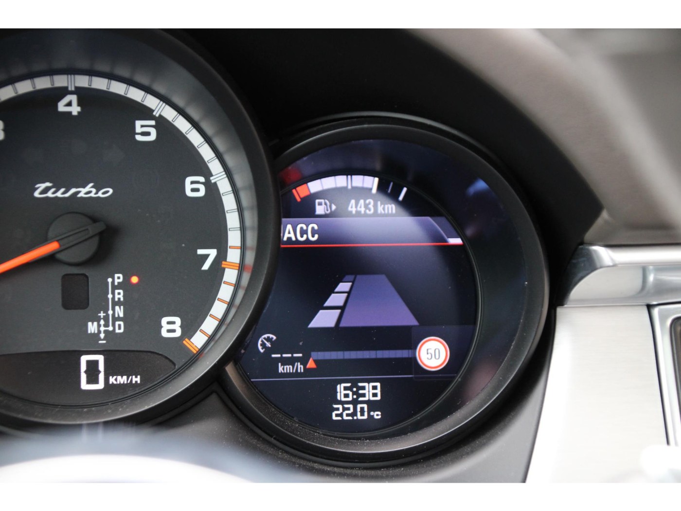 Porsche Macan 3.6 Turbo | 400pk | NL-auto | Trekhaak | ACC | — foto 30 van 41
