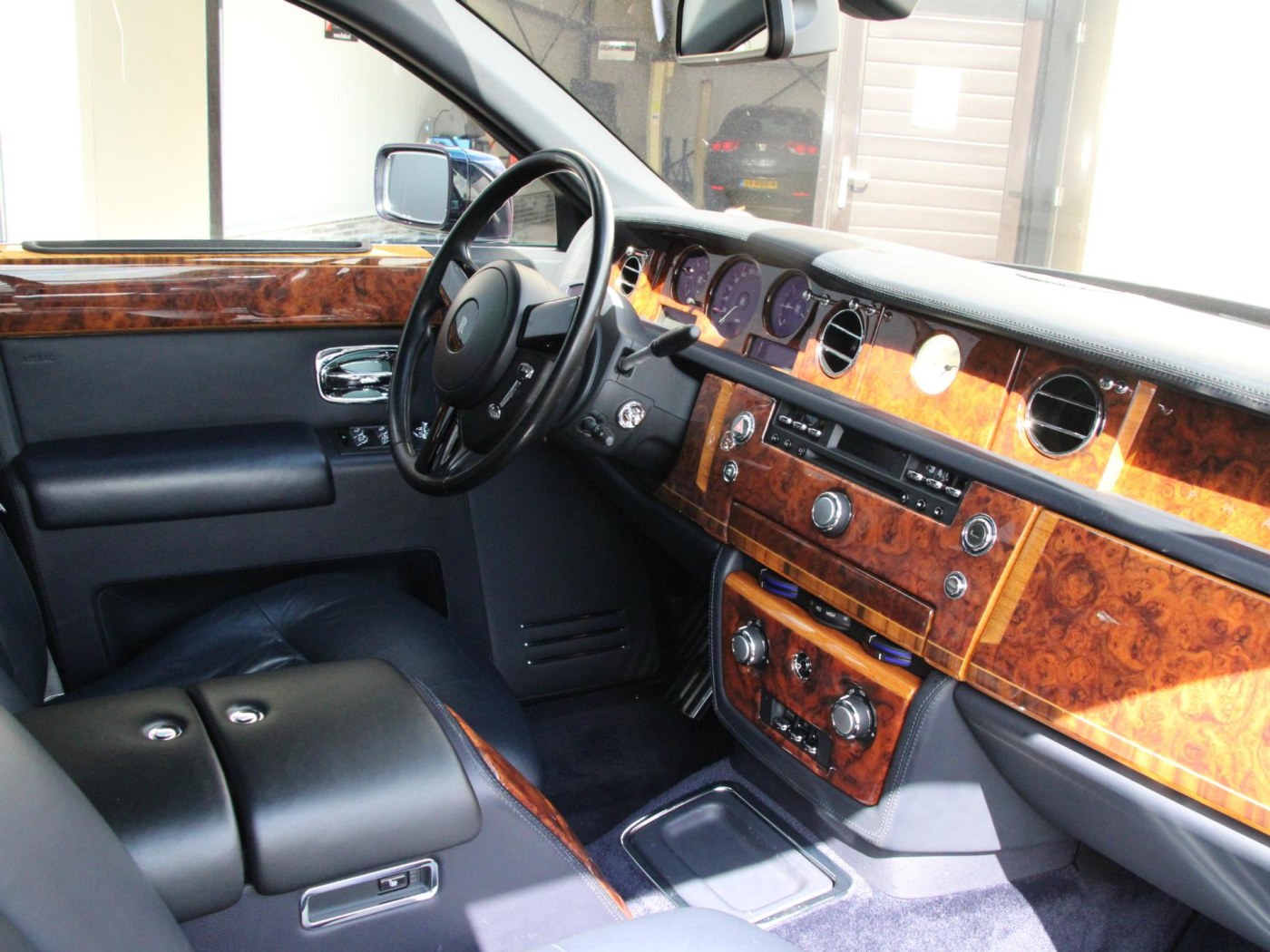 Rolls-Royce Phantom VII 6.75 EWB | Power Close Doors | — foto 56 van 102