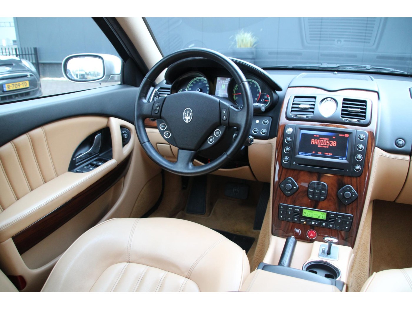 Maserati Quattroporte 4.2 Duo Select | Nieuwstaat | Historie | 400pk V8 | — foto 3 van 41