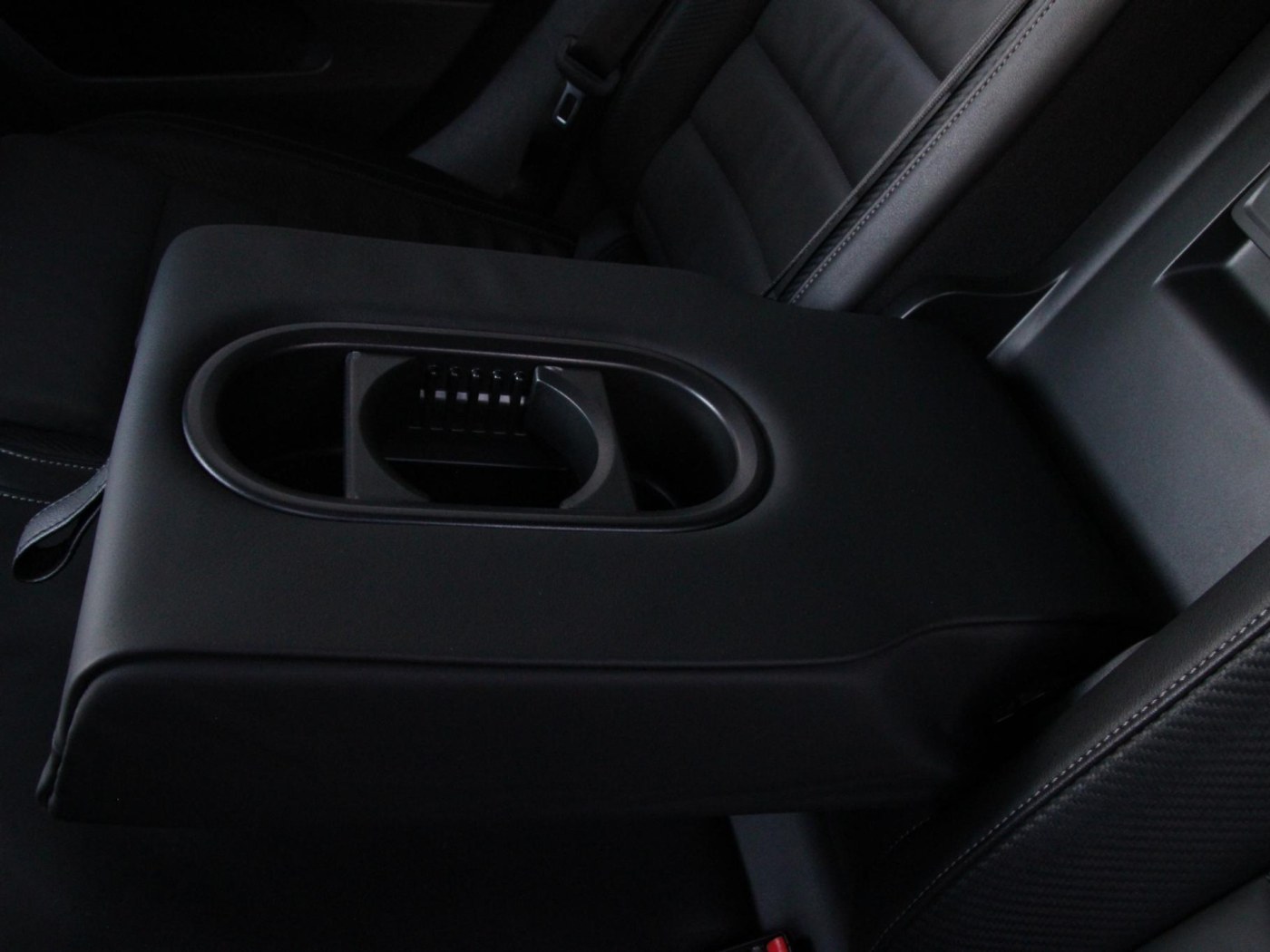 Volkswagen Golf 2.0 TSI R 4Motion | R512 Licht Blau | Dynaudio | — foto 26 van 35