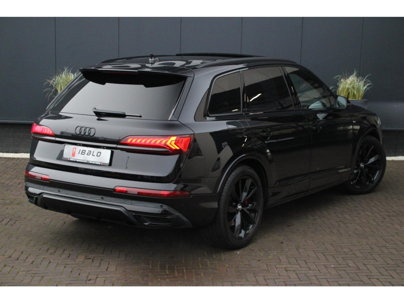 Audi Q7 60 TFSIe Competition | 456pk | S-Stoelen | Trekhaak | BOSE | — foto 44 van 45