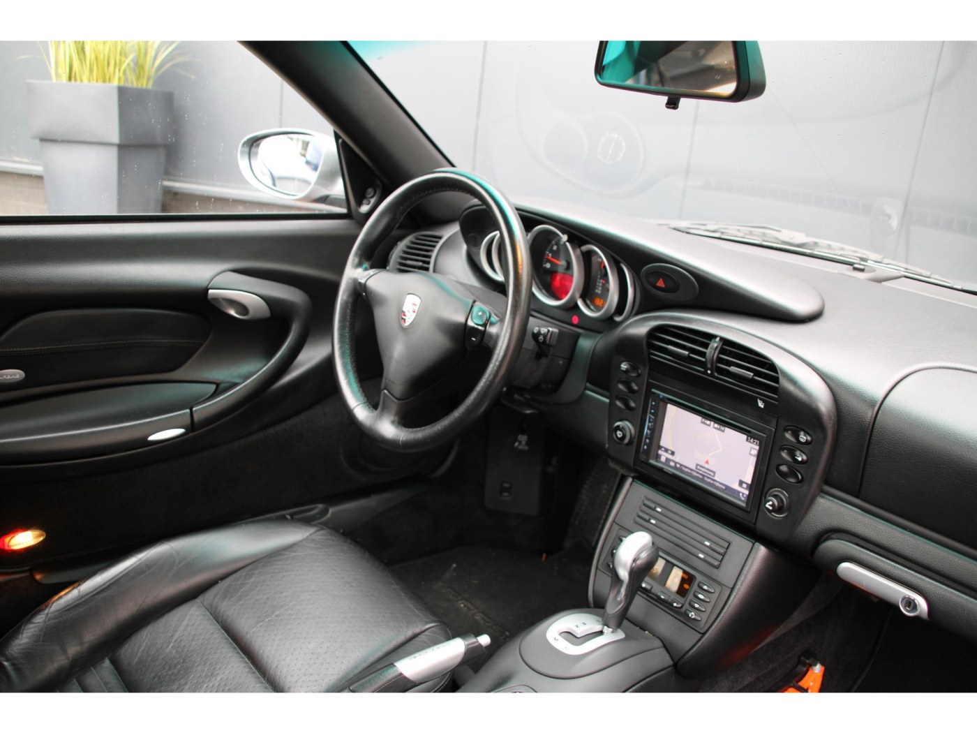 Porsche 911 3.6 Carrera (996) 320pk | Youngtimer | Volledige historie | GT3 velgen — foto 3 van 36