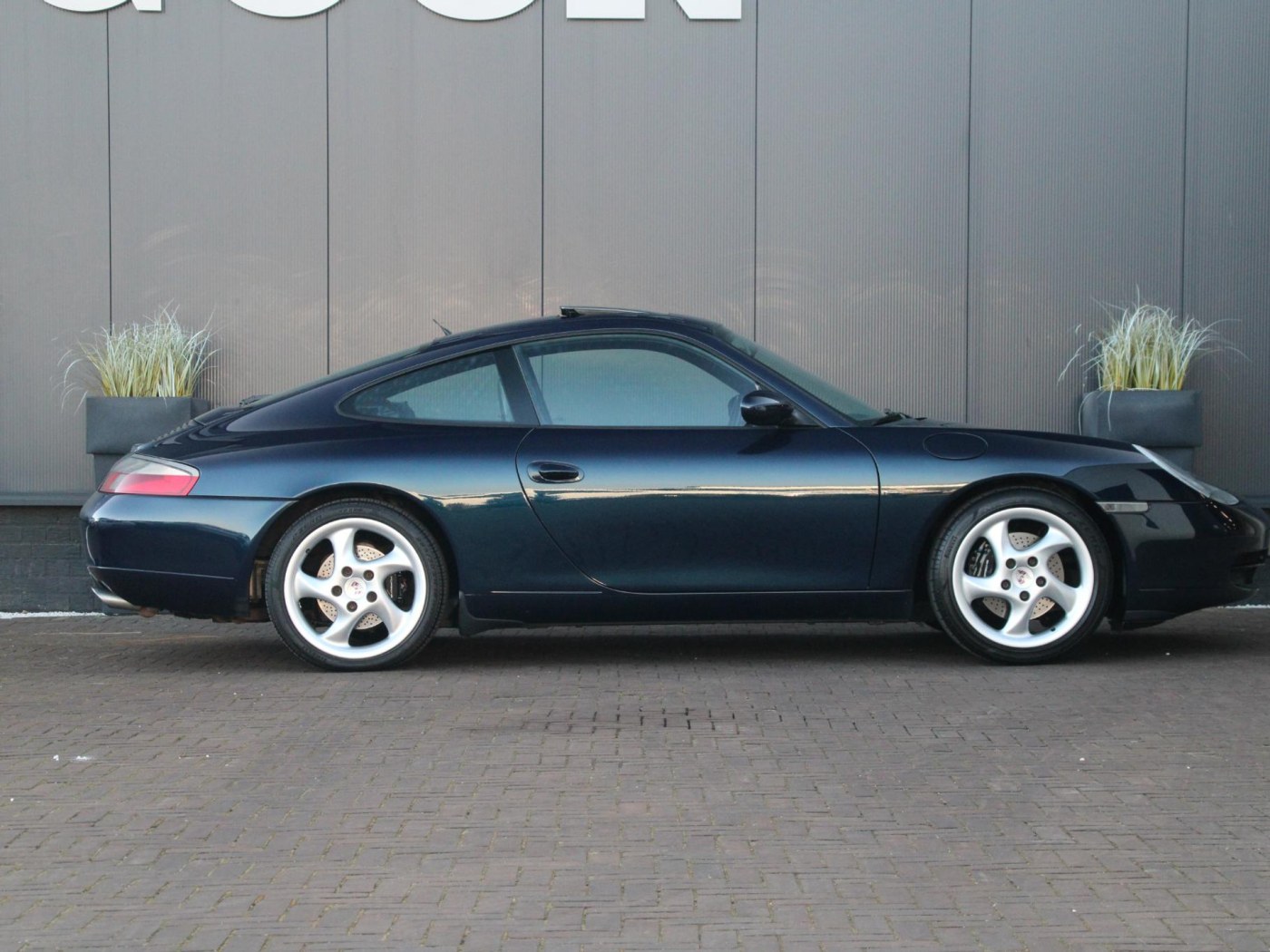 Porsche 911 3.4 Coupé Carrera (996) | Youngtimer | Schuifdak | — foto 4 van 32