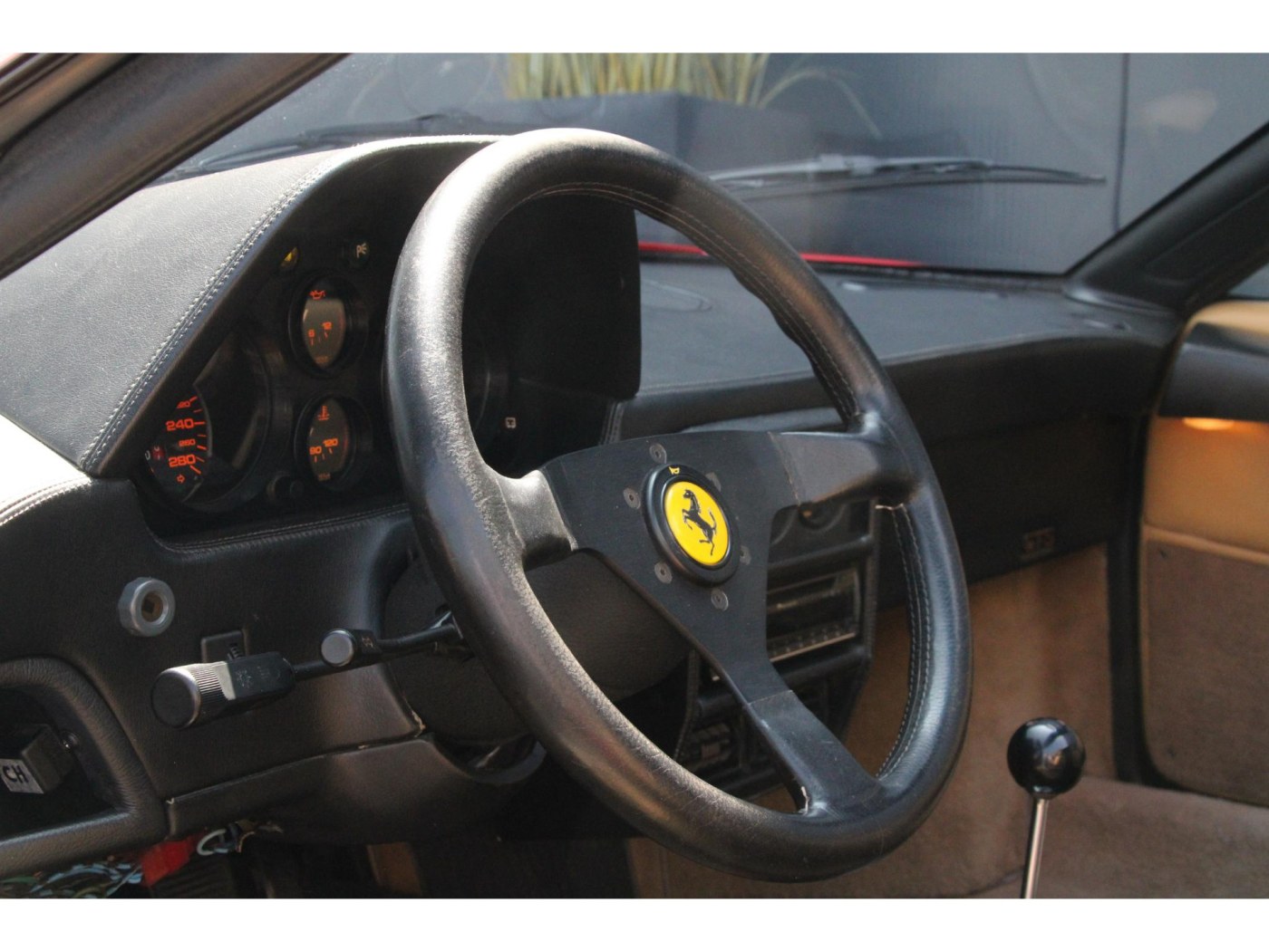 Ferrari 328 GTS | Volledige Ferrari-map | pirelli banden | — foto 45 van 60