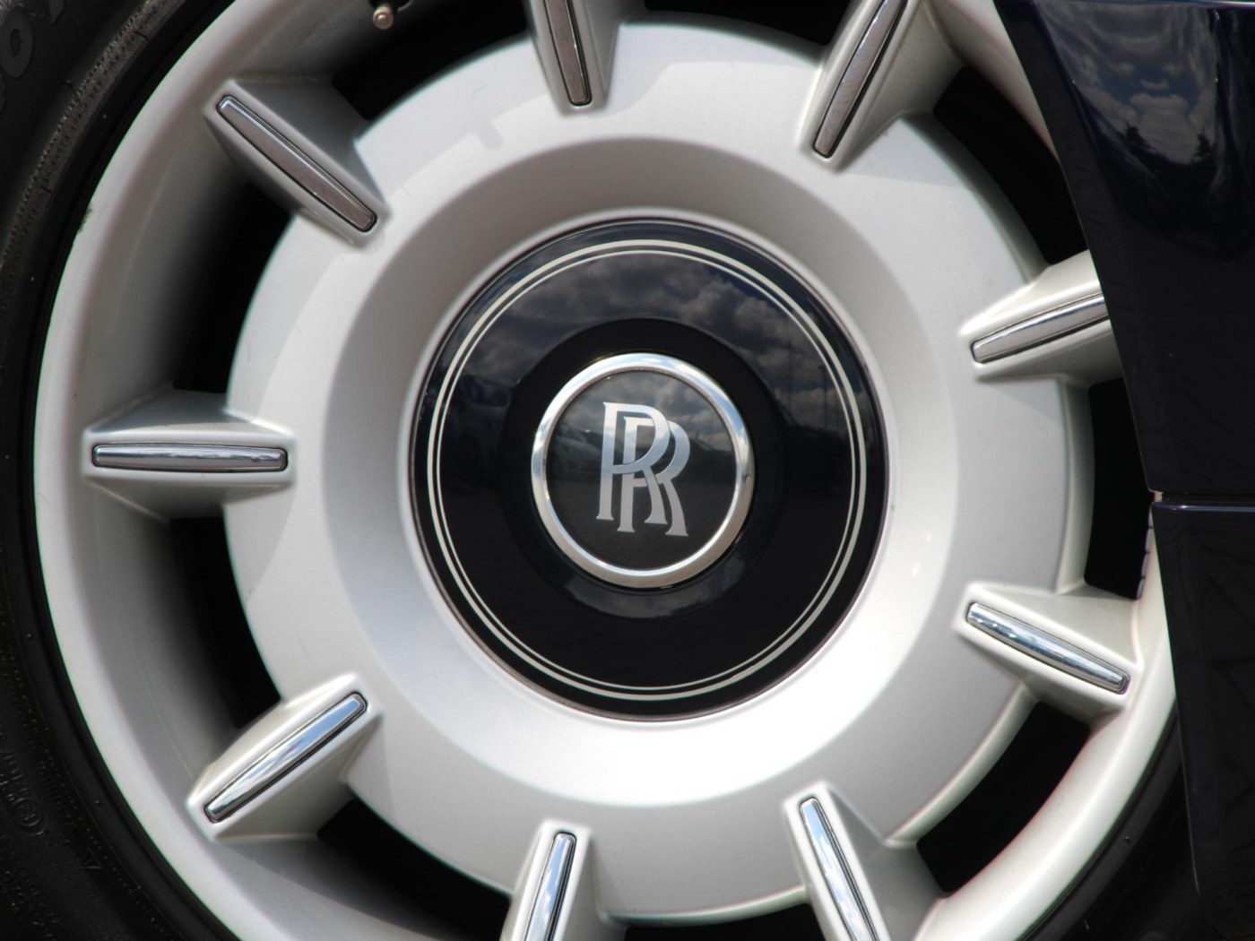 Rolls-Royce Phantom VII 6.75 EWB | Power Close Doors | — foto 60 van 102