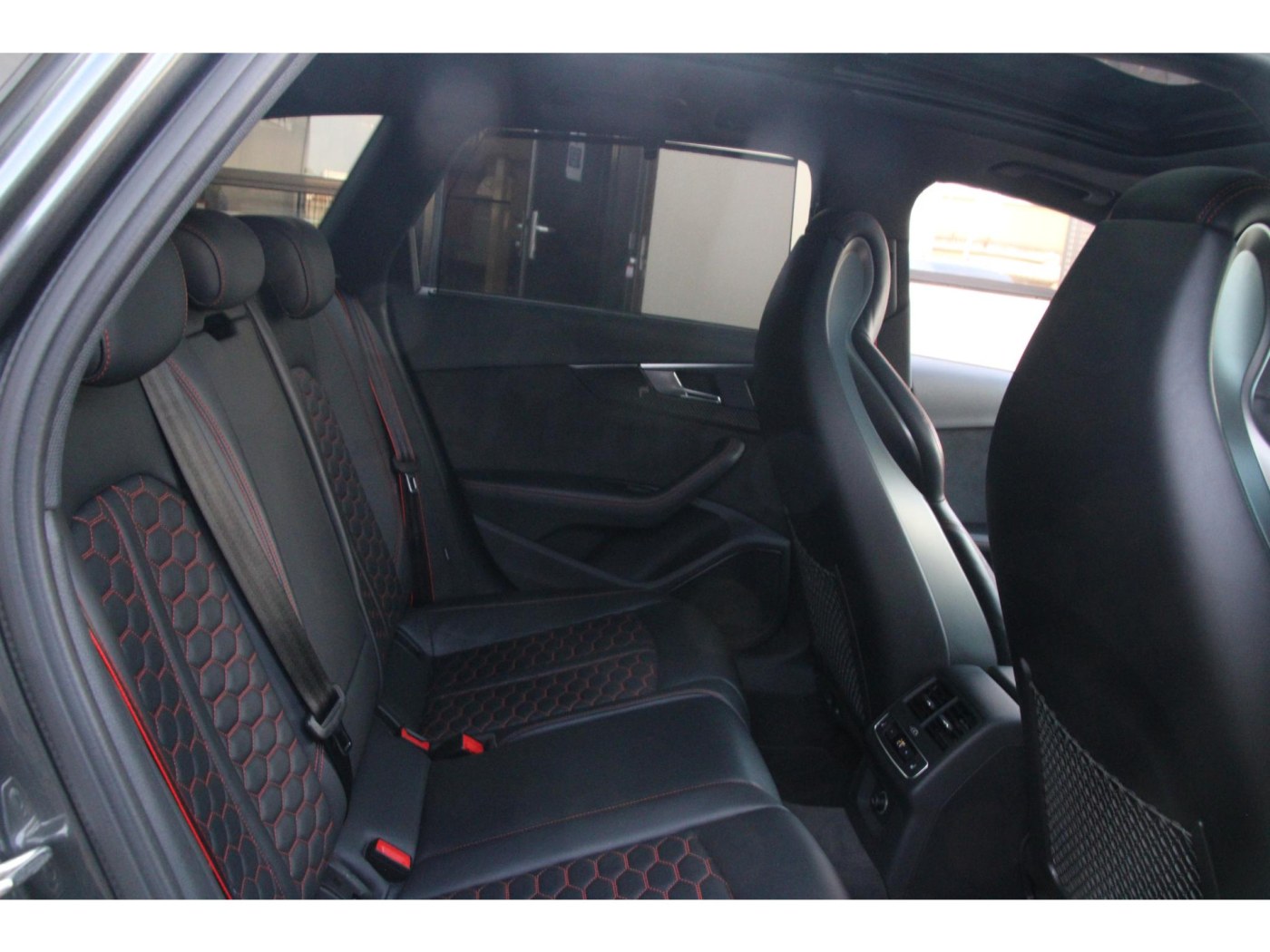 Audi RS4 Avant 2.9 TFSI quattro | Keramisch | HUD | B&O | Carbon | — foto 57 van 67