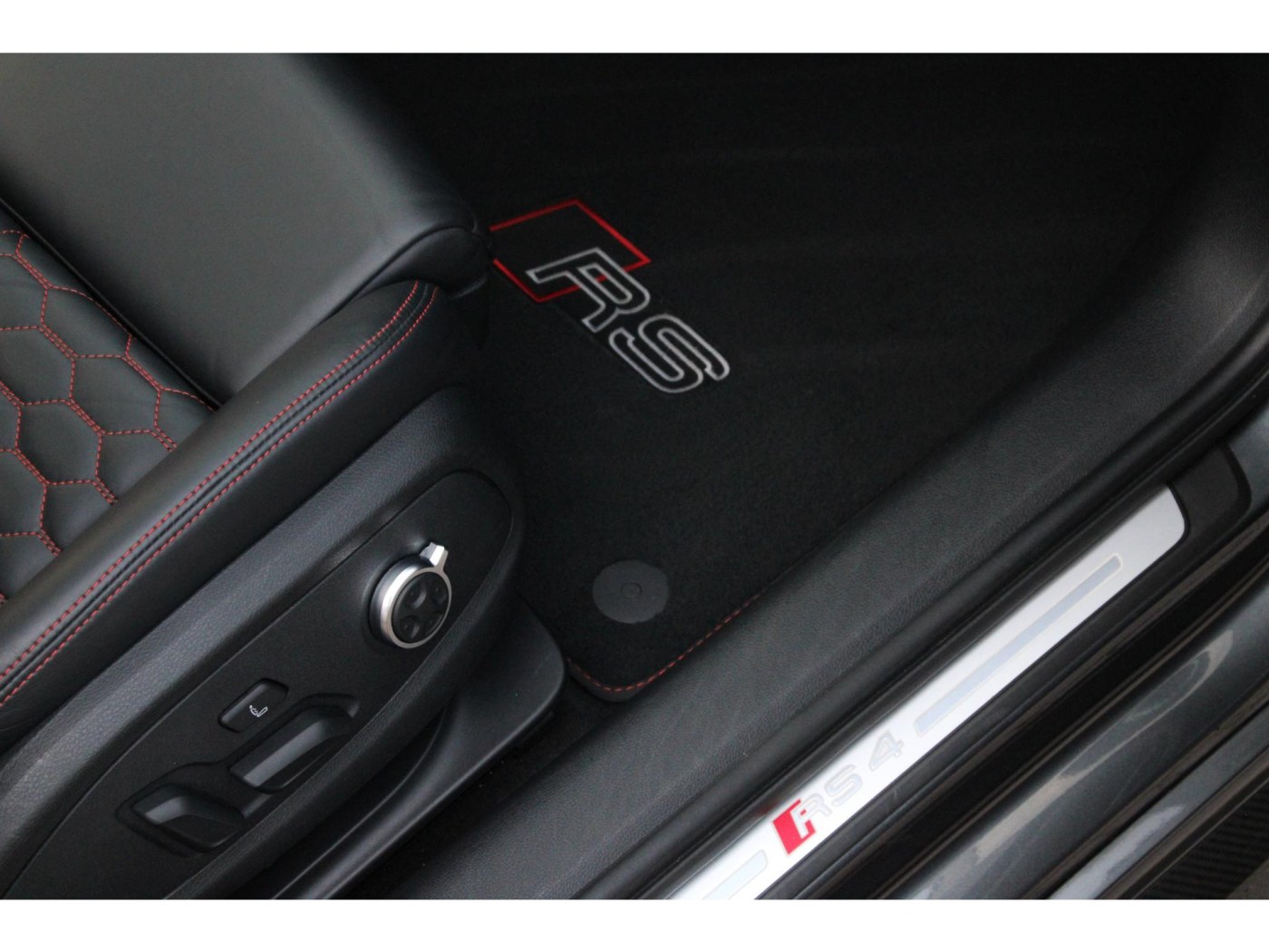 Audi RS4 Avant 2.9 TFSI quattro | Keramisch | HUD | B&O | Carbon | — foto 41 van 67
