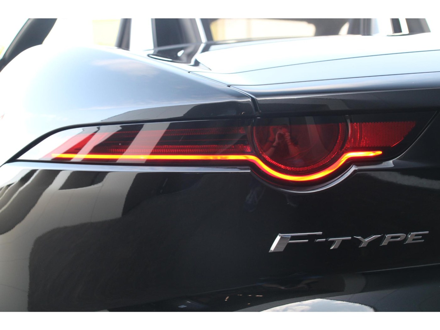 Jaguar F-Type P340 R-Dynamic | NL-auto | Drive pack | 20 inch | — foto 32 van 50