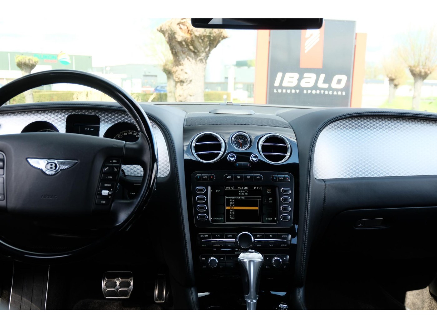 Bentley Continental Flying Spur W12 560pk | Youngtimer | BTW auto | Nieuwstaat | — foto 24 van 44