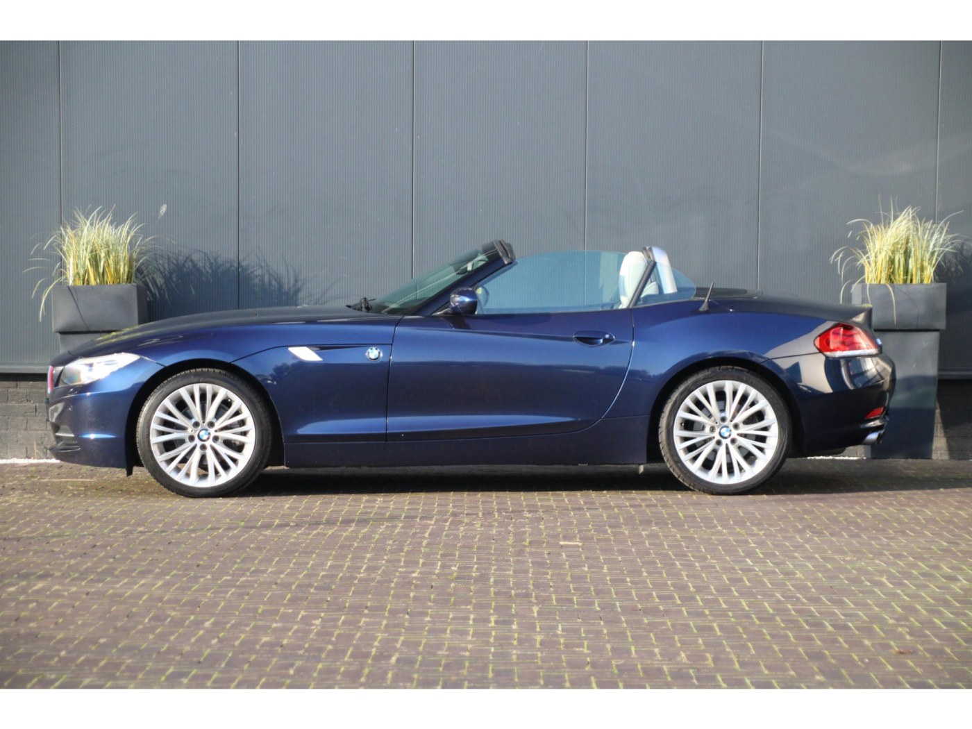 BMW Z4 Roadster sDrive23i | 6-cilinder 204pk | Design Pure White | Zeer luxe | — foto 22 van 33