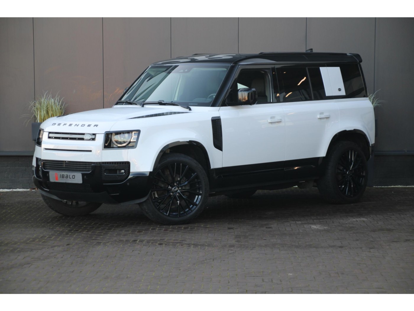 Land Rover Defender 110 D250 MHEV SE | Grijs kenteken | Geen BPM | — foto 26 van 53