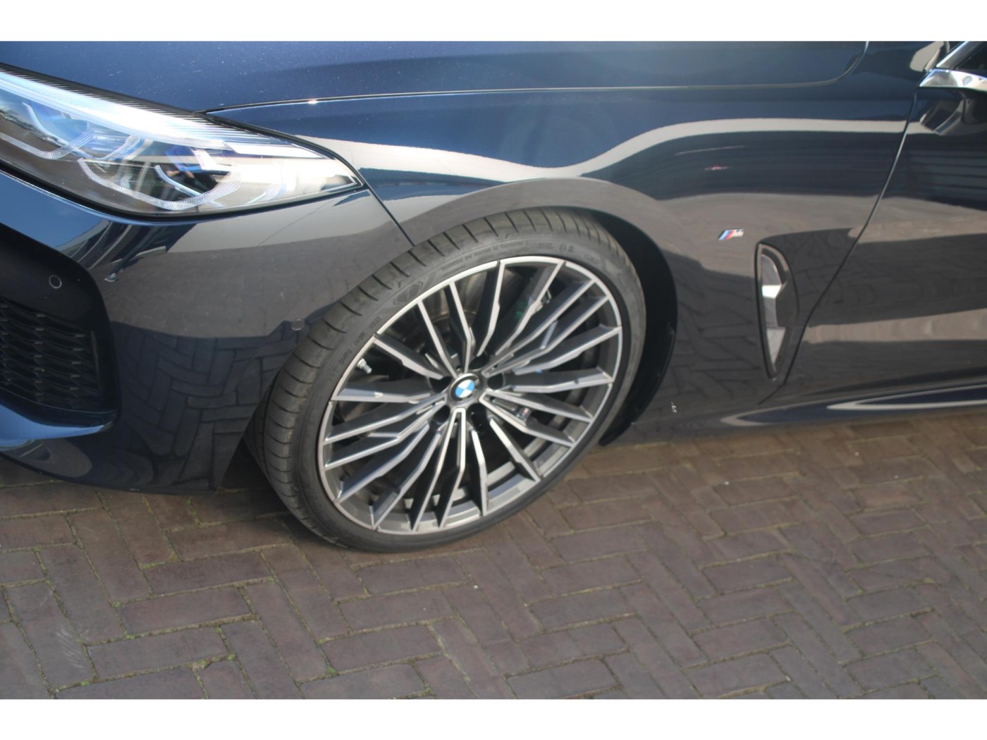 BMW 8-serie 840i M-Sport | Laser Light | Stoelventilatie | NL-auto | — foto 10 van 51