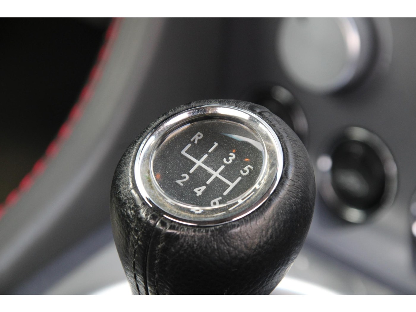 Aston Martin V8 Vantage | Handbak 6 | Youngtimer | BTW-auto | — foto 32 van 45