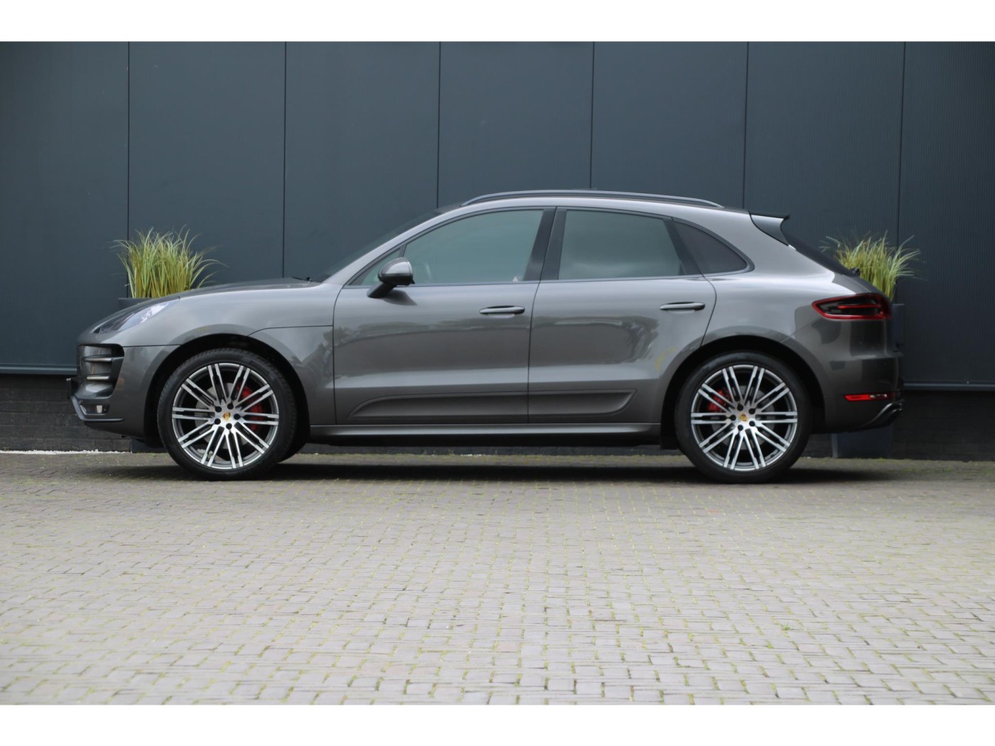 Porsche Macan 3.6 Turbo | 400pk | NL-auto | Trekhaak | ACC | — foto 23 van 41