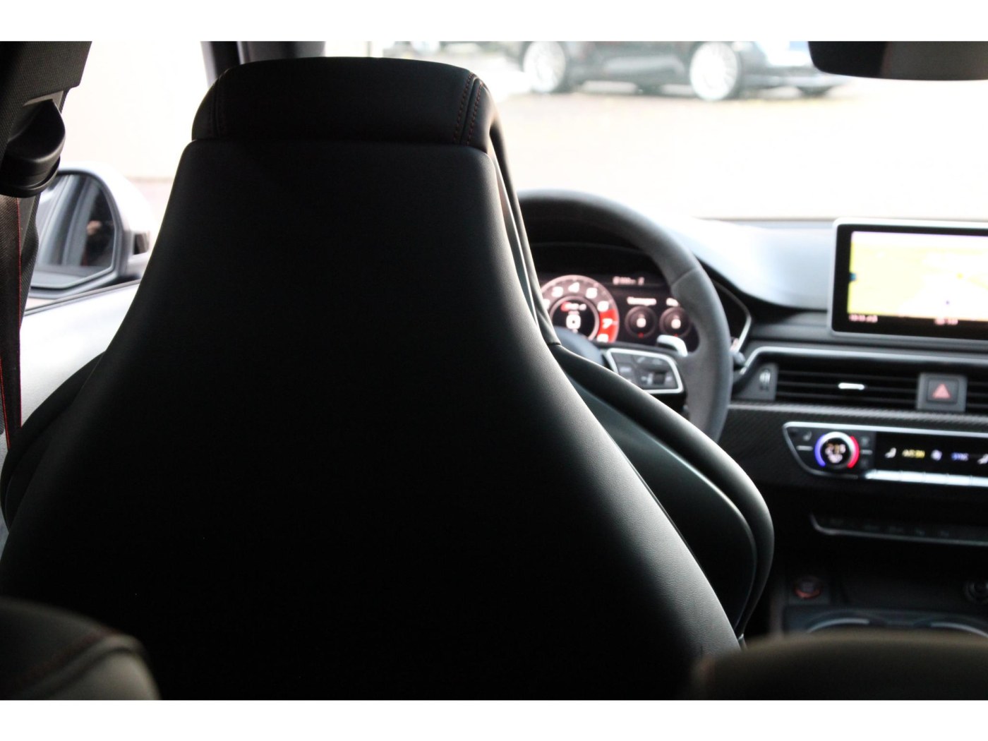 Audi RS4 Avant 2.9 TFSI quattro | Keramisch | HUD | B&O | Carbon | — foto 59 van 67
