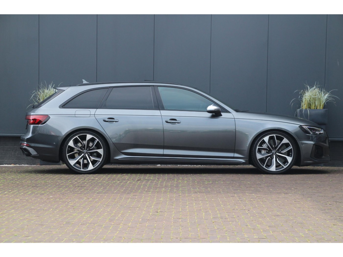 Audi RS4 Avant 2.9 TFSI quattro | Keramisch | HUD | B&O | Carbon | — foto 14 van 67