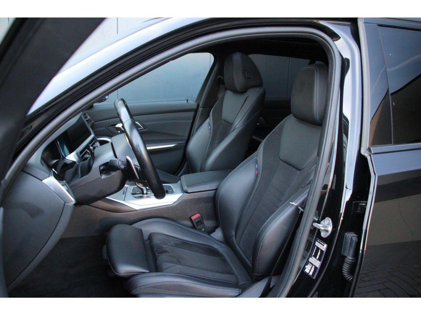 BMW 3-serie Touring 320i M-Sport | Panoramadak | HIFI | BTW-auto | — foto 4 van 39