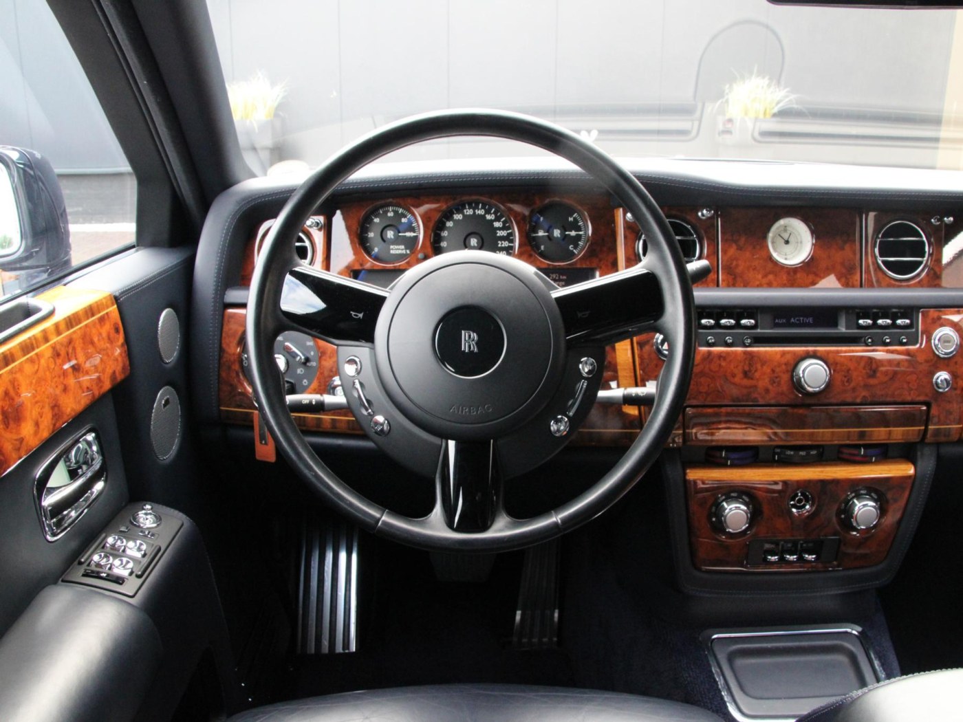 Rolls-Royce Phantom VII 6.75 EWB | Power Close Doors | — foto 89 van 102
