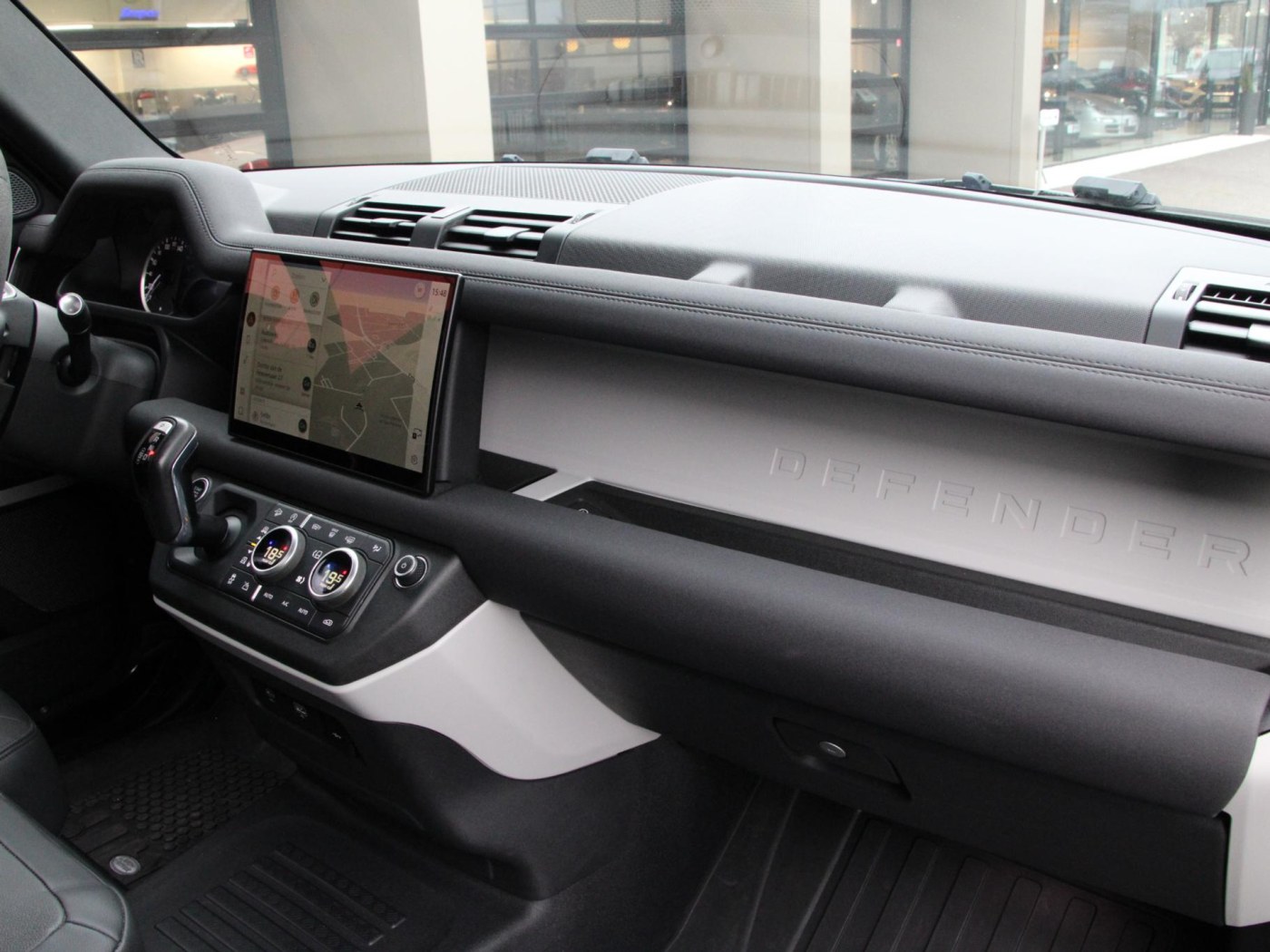 Land Rover Defender 3.0 D250 110 MHEV X-Dynamic HSE — foto 35 van 38