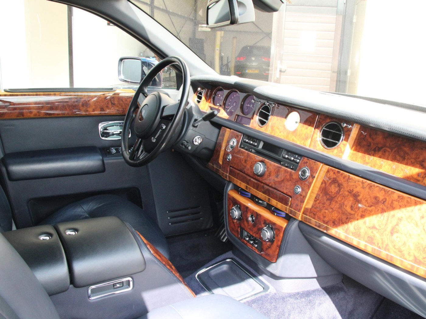 Rolls-Royce Phantom VII 6.75 EWB | Power Close Doors | — foto 55 van 102