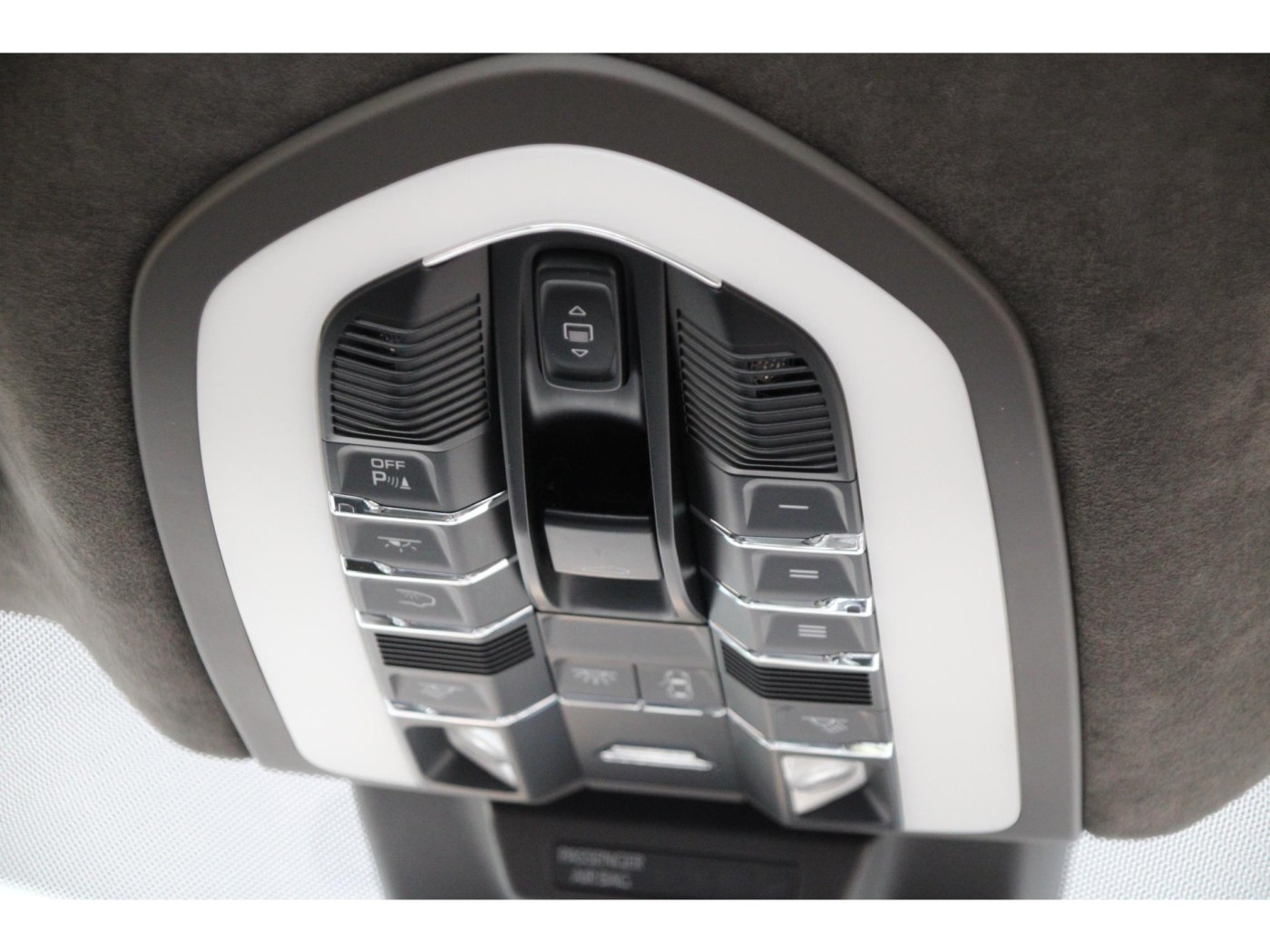 Porsche Macan 3.6 Turbo | 400pk | NL-auto | Trekhaak | ACC | — foto 37 van 41