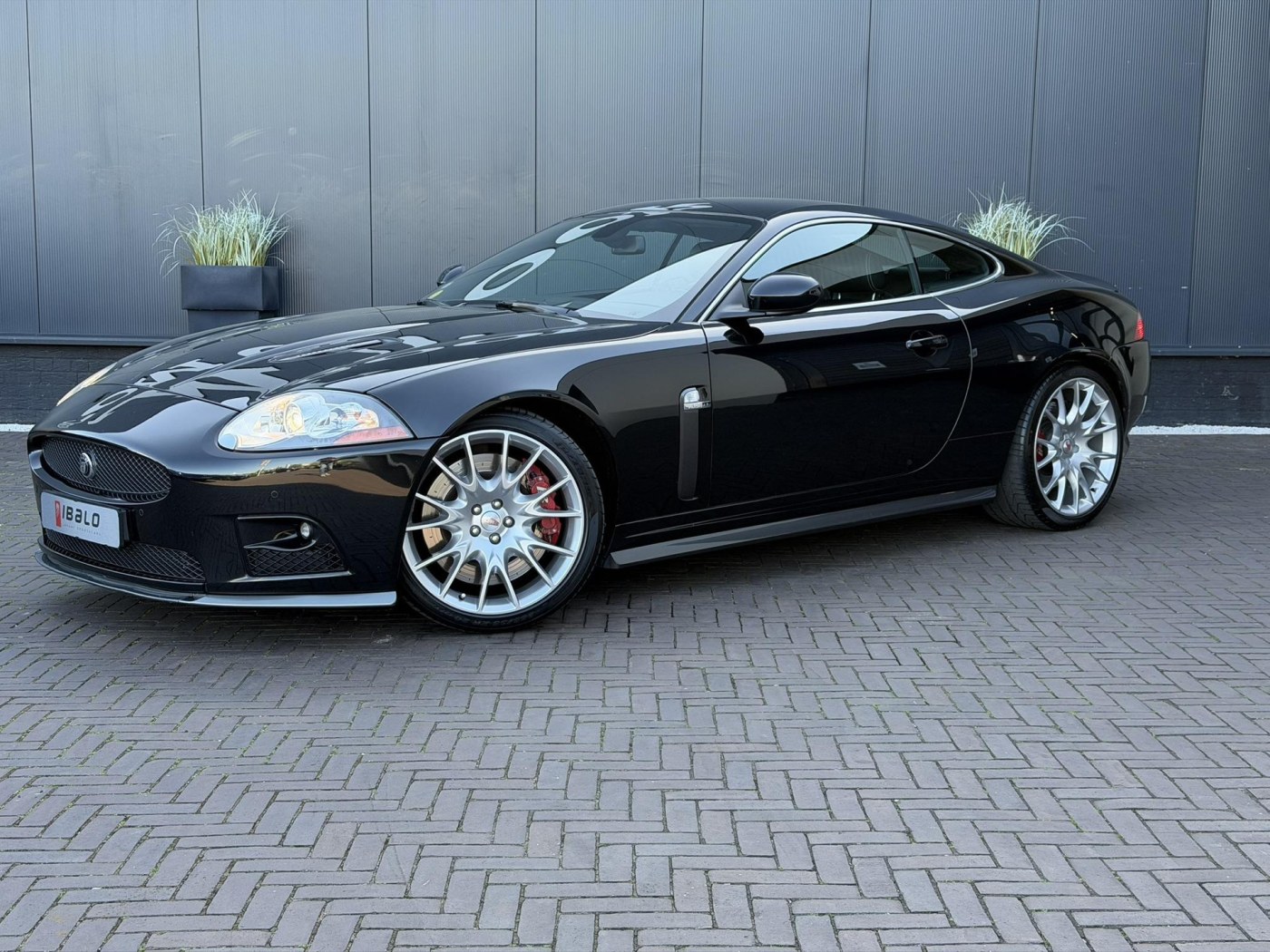 Jaguar XKR-S 4.2 V8 Coupé | 1 van 150 | B&W audio | NL-auto — foto 69 van 71
