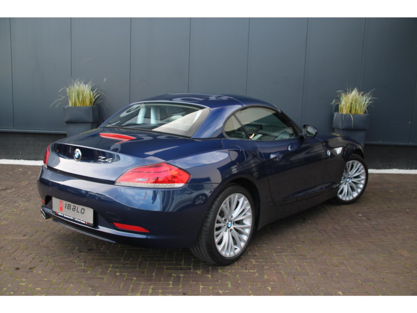 BMW Z4 Roadster sDrive23i | 6-cilinder 204pk | Youngtimer | Zeer luxe | — foto 2 van 35