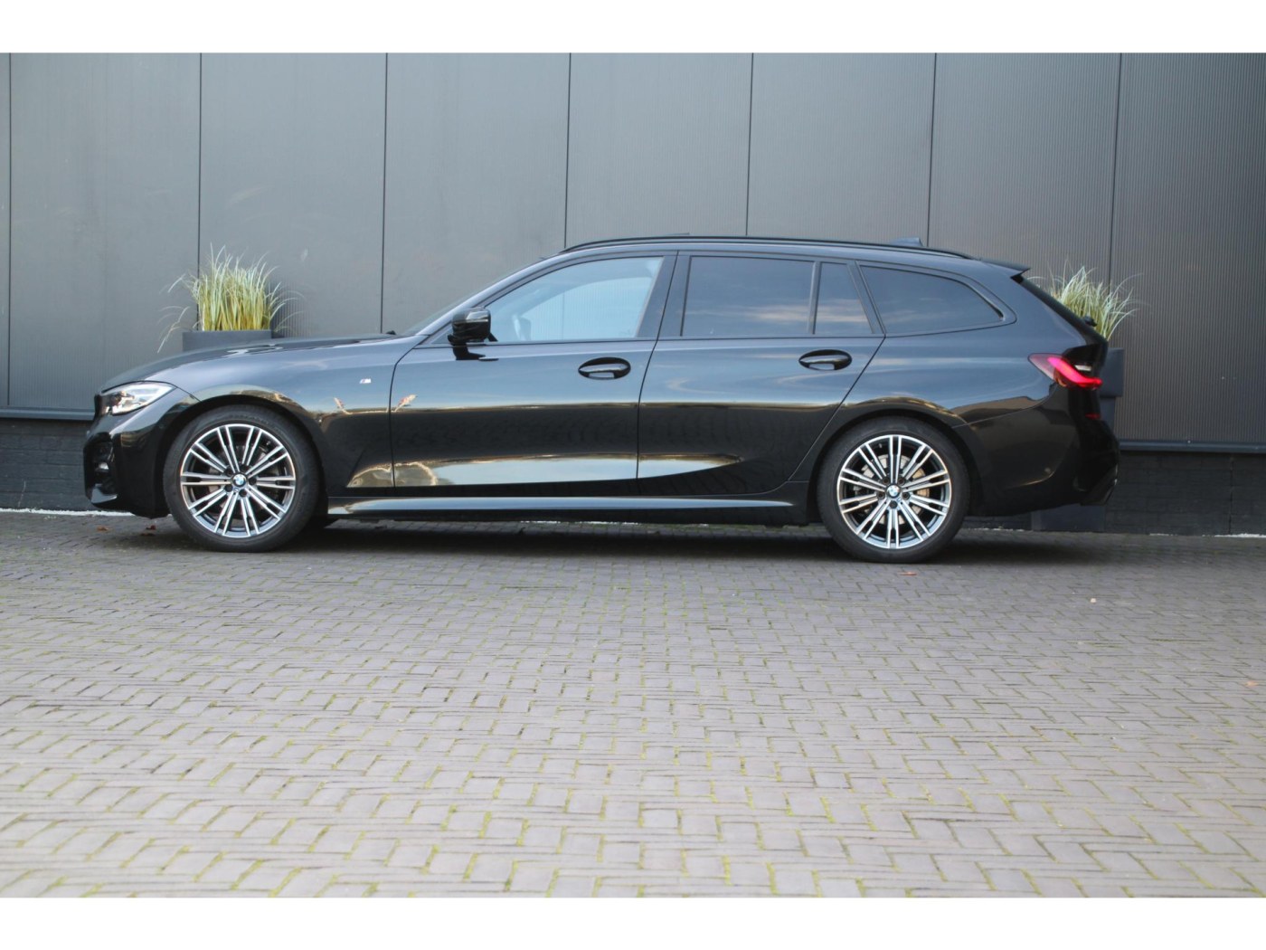 BMW 3-serie Touring 320i M-Sport | Panoramadak | HIFI | BTW-auto | — foto 14 van 39