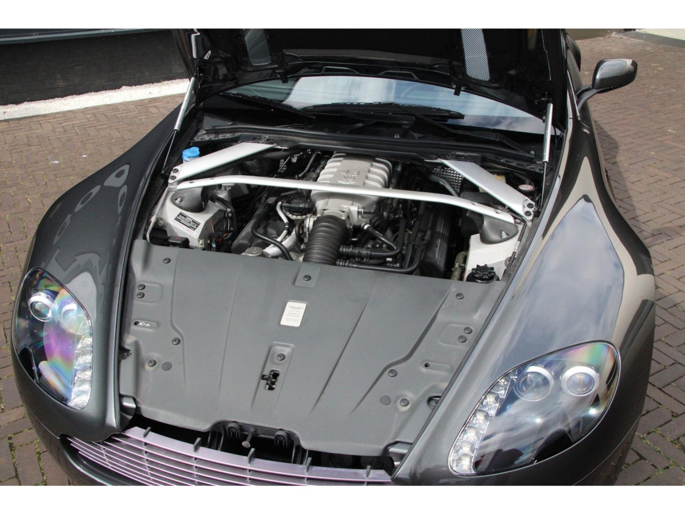 Aston Martin V8 Vantage | Handbak 6 | Youngtimer | BTW-auto | — foto 12 van 45