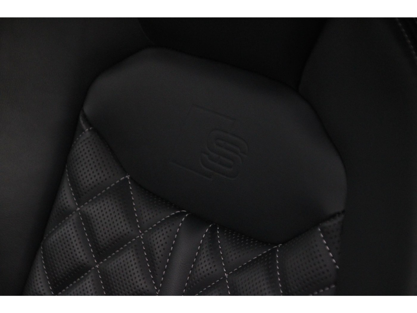 Audi Q7 60 TFSIe Competition | 456pk | S-Stoelen | Trekhaak | BOSE | — foto 13 van 45