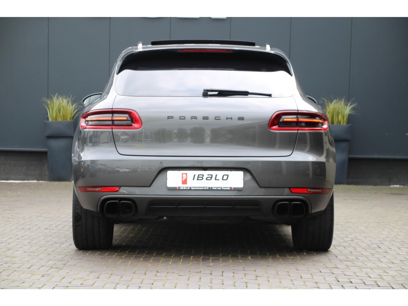 Porsche Macan 3.6 Turbo | 400pk | NL-auto | Trekhaak | ACC | — foto 16 van 41