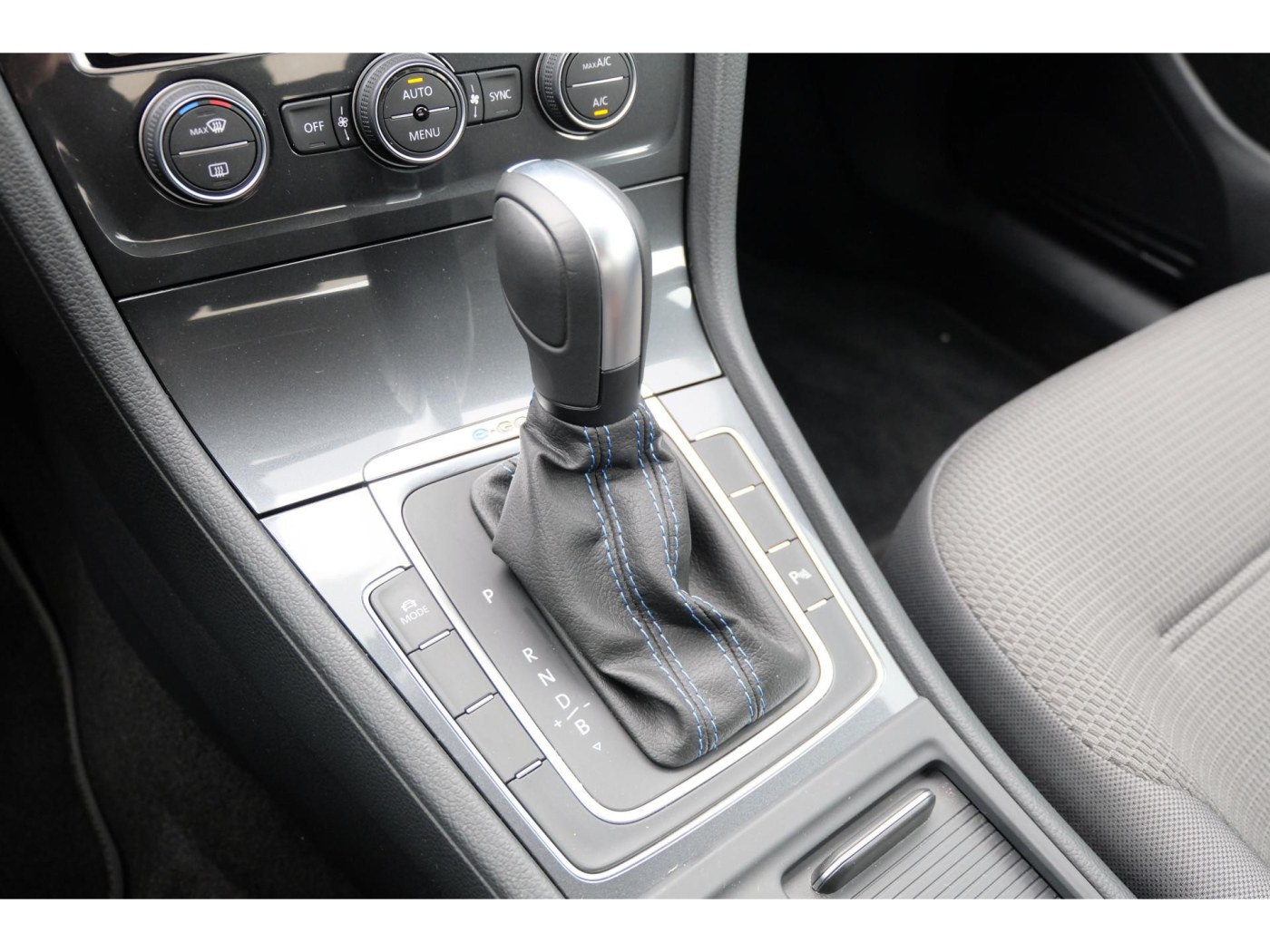 Volkswagen e-Golf E-DITION | BTW-auto | 8% bijtelling | Winterpakket | — foto 25 van 37