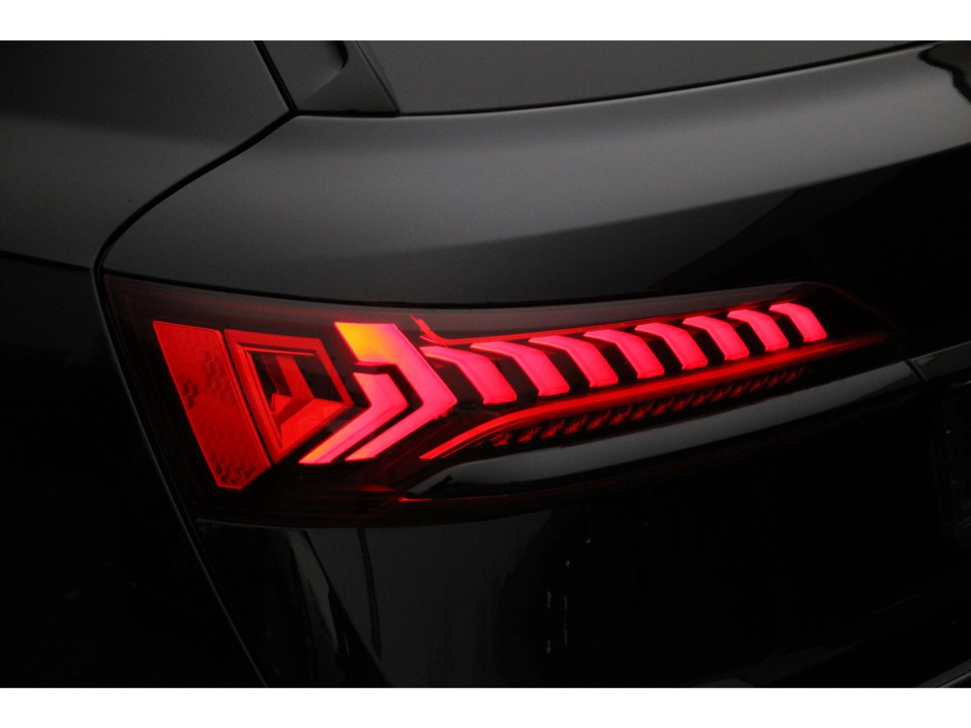 Audi Q7 60 TFSIe Competition | 456pk | S-Stoelen | Trekhaak | BOSE | — foto 34 van 45
