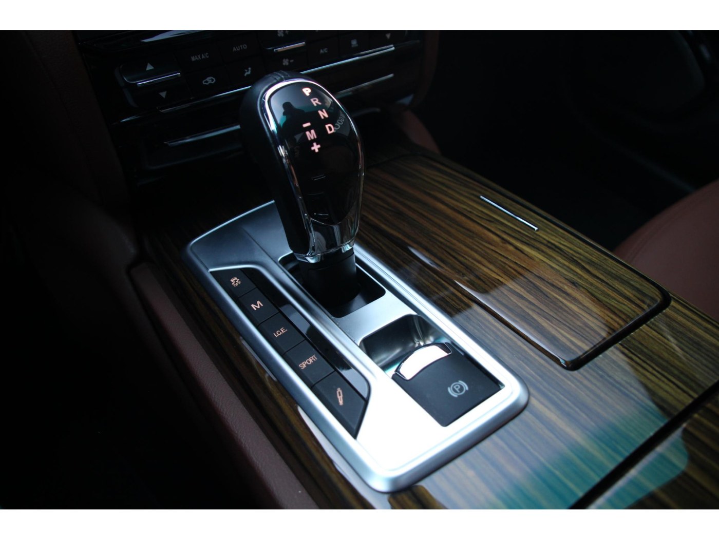 Maserati Quattroporte 3.8 V8 GTS | 530pk |  BTW | Schuifdak | B&W Audio | — foto 16 van 42