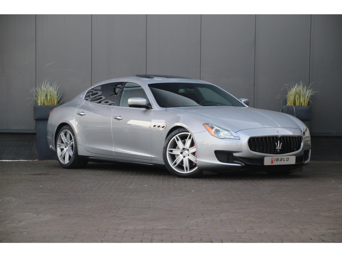 Maserati Quattroporte 3.8 V8 GTS | 530pk |  BTW | Schuifdak | B&W Audio | — foto 19 van 42