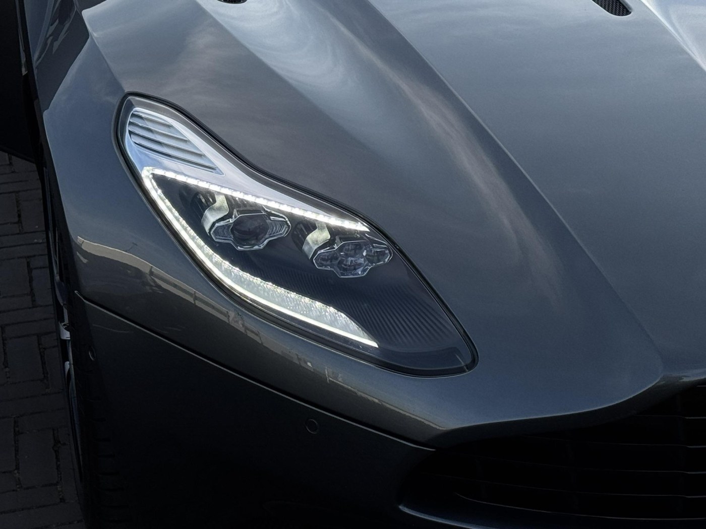 Aston Martin DB11 5.2 V12 | NL-auto | Dealer Onderh | PPF | — foto 33 van 49