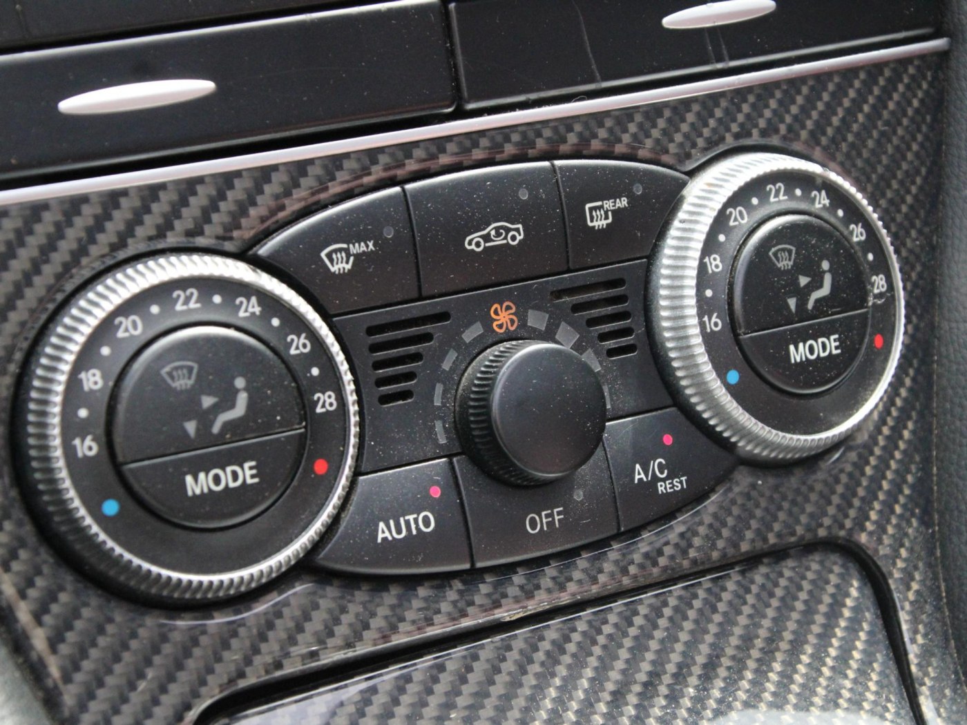 Mercedes-Benz SL-klasse AMG 63 — foto 27 van 52