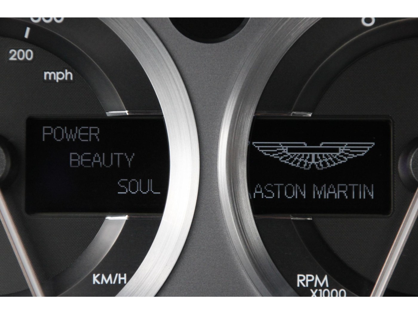Aston Martin V8 Vantage | Handbak 6 | Youngtimer | BTW-auto | — foto 40 van 45