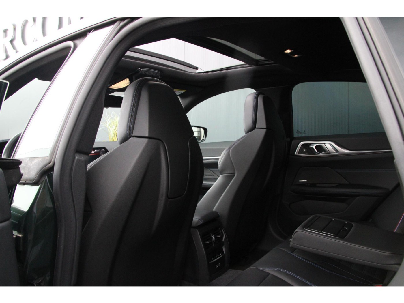 BMW 4-serie Gran Coupé 420i M-Sport Pro | M-stoelen | Schuifdak | Trekhaak | — foto 35 van 41