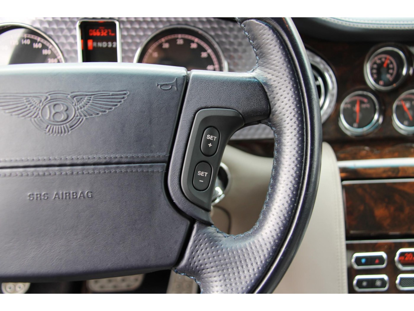 Bentley Arnage T | 456pk | 825Nm | Facelift | Youngtimer | BTW auto | — foto 27 van 44