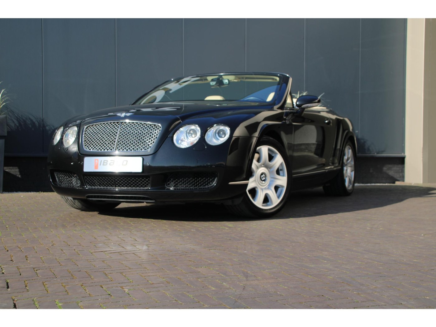 Bentley Continental GTC W12 560pk | Youngtimer | BTW | Nieuwe kap | Carplay — foto 10 van 57