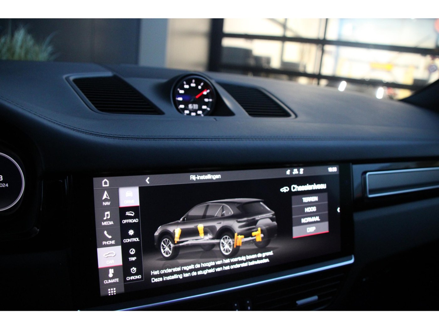 Porsche Cayenne 3.0 | MY2018 | PDCC | Capristo | 22” | pano | achteras | — foto 41 van 46